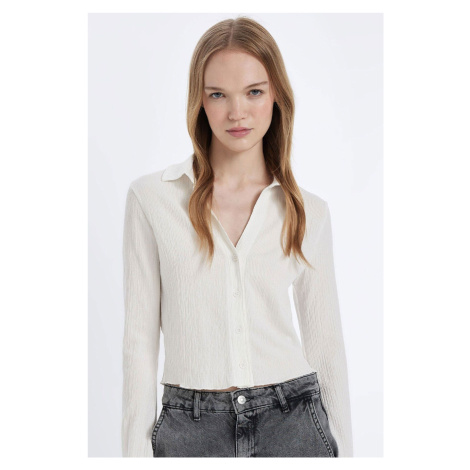 DEFACTO Cool Fitted Basic Plain Buttoned Long Sleeve Crop White Shirt