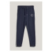 TEPLÁKY GANT SMALL GRAPHIC SWEATPANTS EVENING BLUE