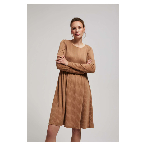 Dress with long sleeves and flared bottom Moodo