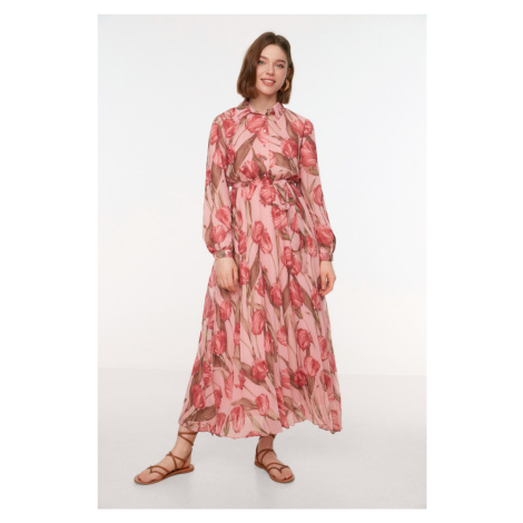 Trendyol ružová košeľa s kvetinovým vzorom golier lemovaná šifónovo tkané šaty