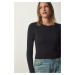 Happiness İstanbul Women's Black Crew Neck Saran Knitted Blouse