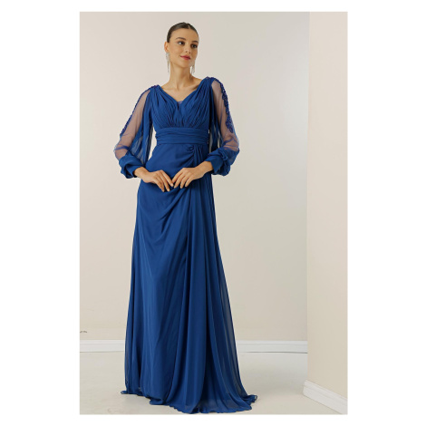 By Saygı V-výstrih dlhé večerné šifónové šaty s prehodením a podšívanými rukávmi.