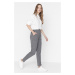 Trendyol Sivá pruhovaná mrkva Fit Smart Pletené nohavice s vysokým pásom