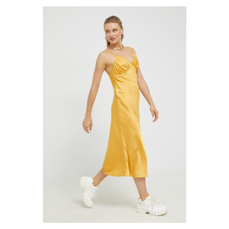 Šaty Abercrombie & Fitch oranžová farba, midi, rovný strih