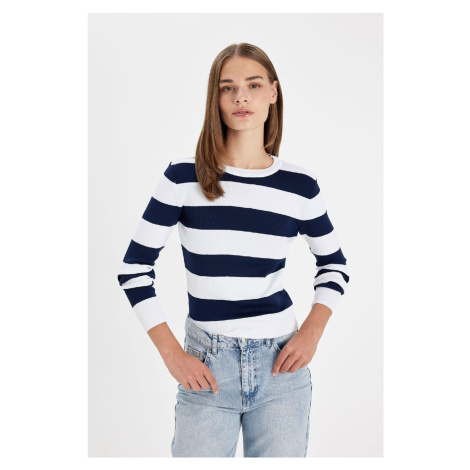 DEFACTO Women's Regular Fit Crew Neck Striped Knit Sweater