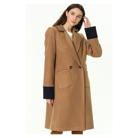 Z6640 DEWBERRY LADIES' COAT-LIGHT CAMEL