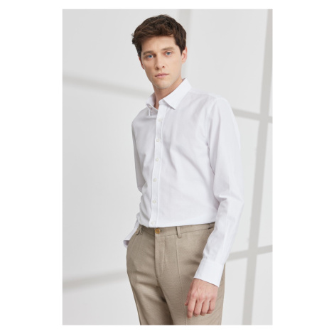ALTINYILDIZ CLASSICS Men's White Slim Fit Slim Fit Hidden Button Collar Cotton Dobby Shirt.