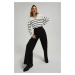 Wide-legged trousers