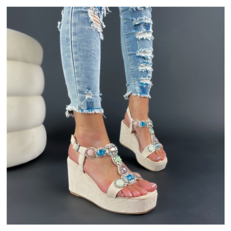 Béžové sandále s farebnými kamienkami iMóda