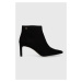 Semišové topánky BOSS Janet Bootie 70-S dámske, čierna farba, na vysokom podpätku, 50498739
