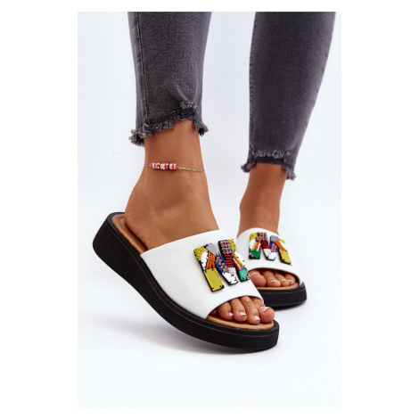 VINCEZA Dámska kožená platforma Flip -flops s dekoráciou béžová monroe