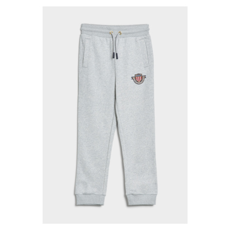 TEPLÁKY GANT D1. BANNER SHIELD SWEAT PANTS šedá