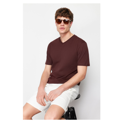 Trendyol Brown Slim/Narrow Cut V-Neck 100% Cotton Basic T-Shirt