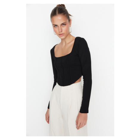 Trendyol Black Piping Detail Square Collar Fitted/Situated Crop Interlock Knit Blouse