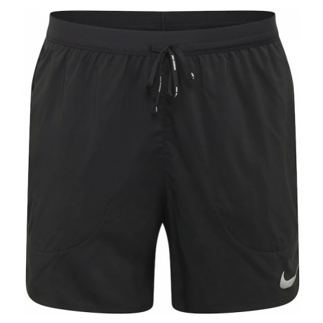 Pánske športové kraťasy a šortky Nike