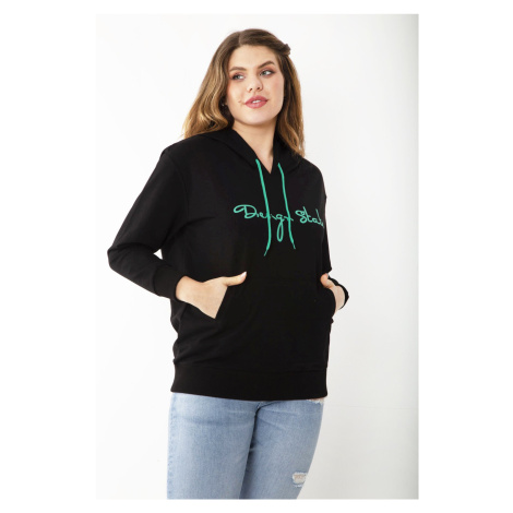 Şans Women's Plus Size Black Hooded Sweatshirt with Kangaroo Pocket