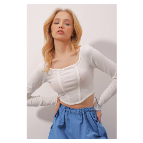 Trend Alaçatı Stili Women's White Square Collar Stitching Detailed Crop Knitted Blouse