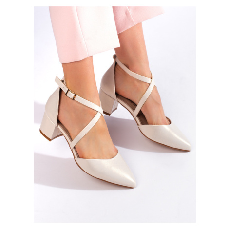 Trendy dámske lodičky bielej farby na širokom podpätku