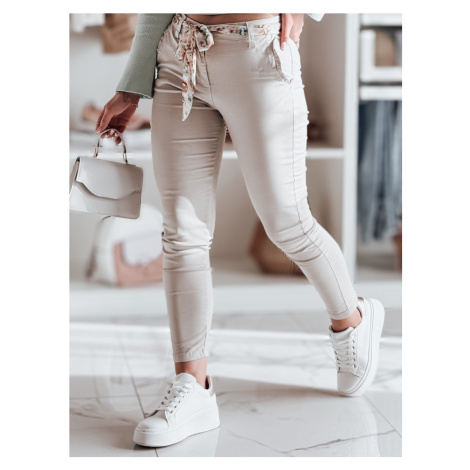 Spodnie damskie materiałowe chinosy z paskiem ROSSALI jasnobeżowe Dstreet