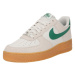 Nike Sportswear Nízke tenisky 'AIR FORCE 1 '07 LV8'  svetlosivá / zelená / biela