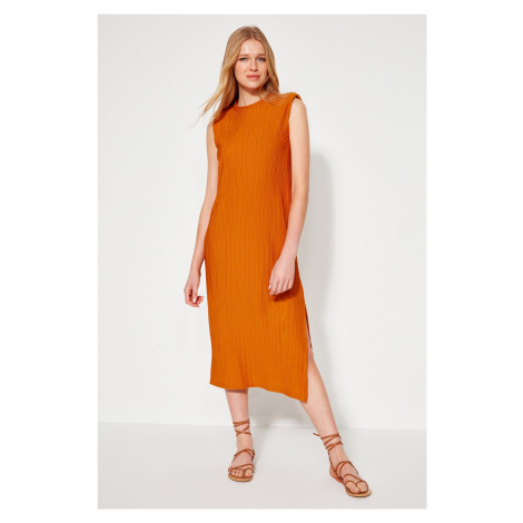 Trendyol oranžová polstrovaná smena/hladké plisované midi pletené šaty