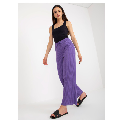 Purple ribbed knitted trousers with tie