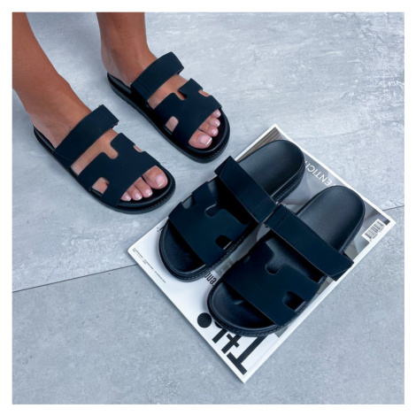 Čierne šľapky iMóda