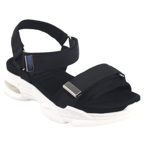 Xti  Dievčenské sandále  150356 čierne  Univerzálna športová obuv Čierna