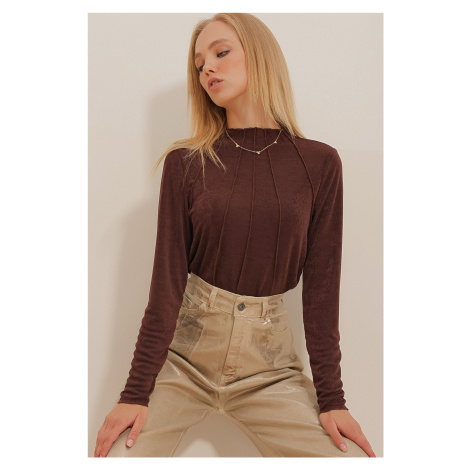 Trend Alaçatı Stili Women's Bitter Brown High Collar Ribbed Stitched Buzy Blouse