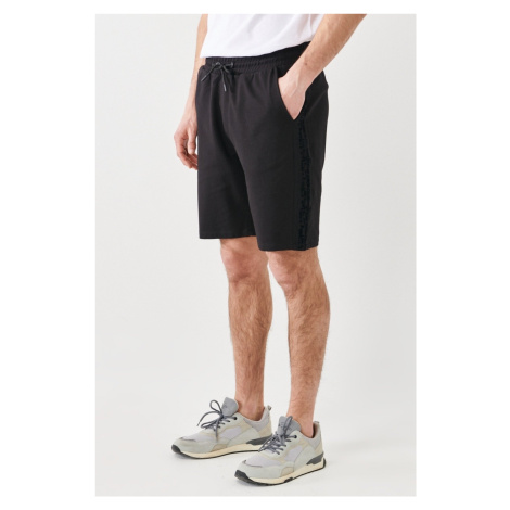 ALTINYILDIZ CLASSICS Men's Black Standard Fit Normal Fit Casual Knitted Shorts