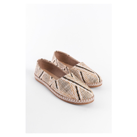 Capone Outfitters Pasarella Women's Espadrille