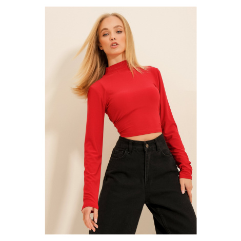 Trend Alaçatı Stili Women's Red High Collar Basic Crop Blouse