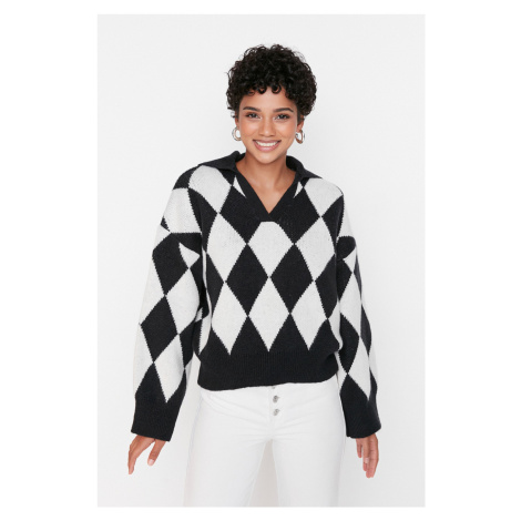 Trendyol Black Wide Fit mäkký textúrovaný vzorovaný pletený sveter