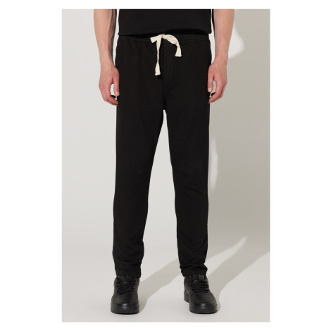 ALTINYILDIZ CLASSICS Men's Black Slim Fit Slim Fit Cotton Trousers with Side Pockets.