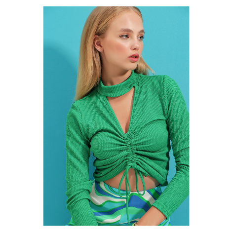 Trend Alaçatı Stili Women's Green High Neck Blouse with Gathered Window