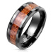 Oceľový prsteň v čiernej farbe - prúžok s dreveným motívom, hladká číra glazúra - Veľkosť: 70 mm