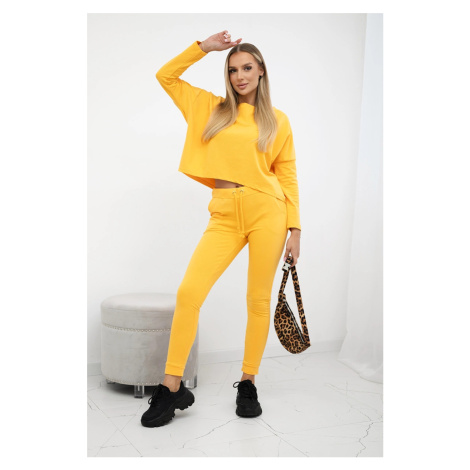 Set with oversized mustard blouse