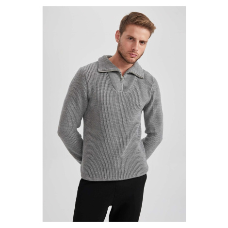 DEFACTO Standard Fit Stand Collar Zippered Thessaloniki Fabric Sweater