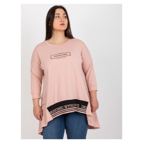 Dusty pink tunic of larger size with 3/4 sleeves