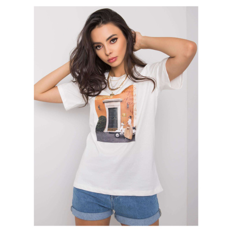 White T-shirt with a fashionable print