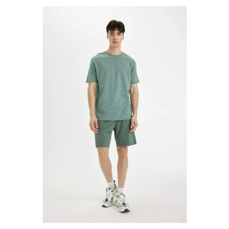 DEFACTO Slim Fit Slim Cut Skinny Leg Pocket Basic Plain Shorts