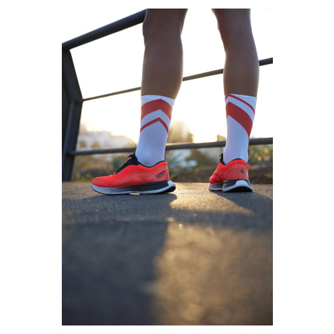 Bežecké ponožky Run900 po lýtka hrubé bielo-červené
