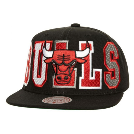 Kšiltovka Mitchell & Ness Varsity Bust Snapback Chicago Bulls HHSS6461-CBUYYPPPBLCK