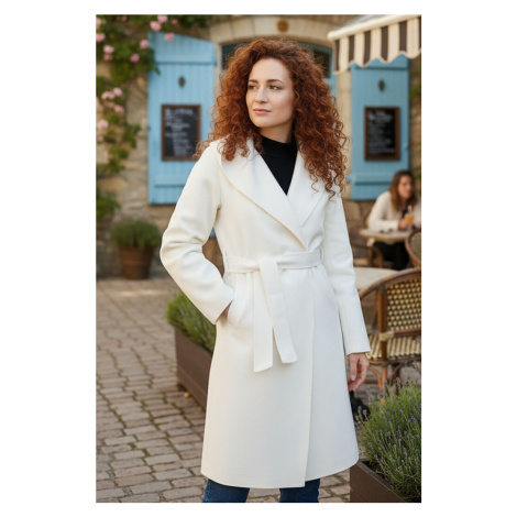 Dlhši dámsky kabát s kapucňou