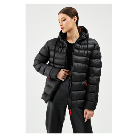 River Club Dámske čierne lemované vodné a vetruodolné zimné kabáty s kapucňou
