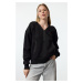 Trendyol Black Black Accessory Detailed Hooded Relaxed/Comfortable Fit Knitted Sweatshirt