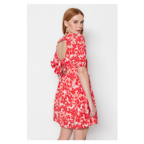 Trendyol červeno tkané kvetinové zadné detaily mini tkané šaty