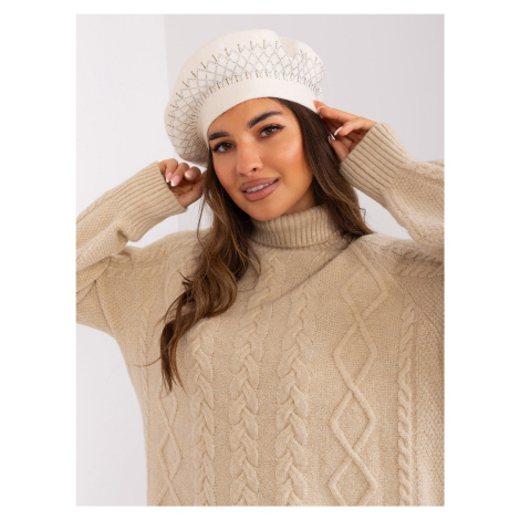 Creamy women's beret with cashmere