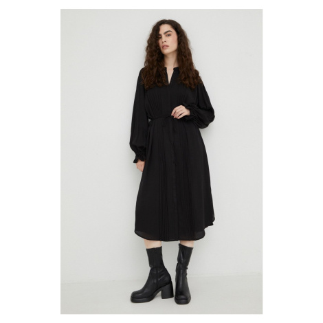 Šaty Bruuns Bazaar čierna farba, midi, áčkový strih