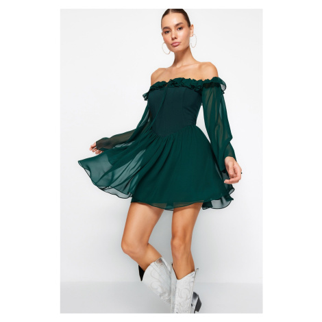 Trendyol Smaragdovo zelená Otvorený pás/korčuliar Podšívka Volán Šifón Elegantné večerné šaty